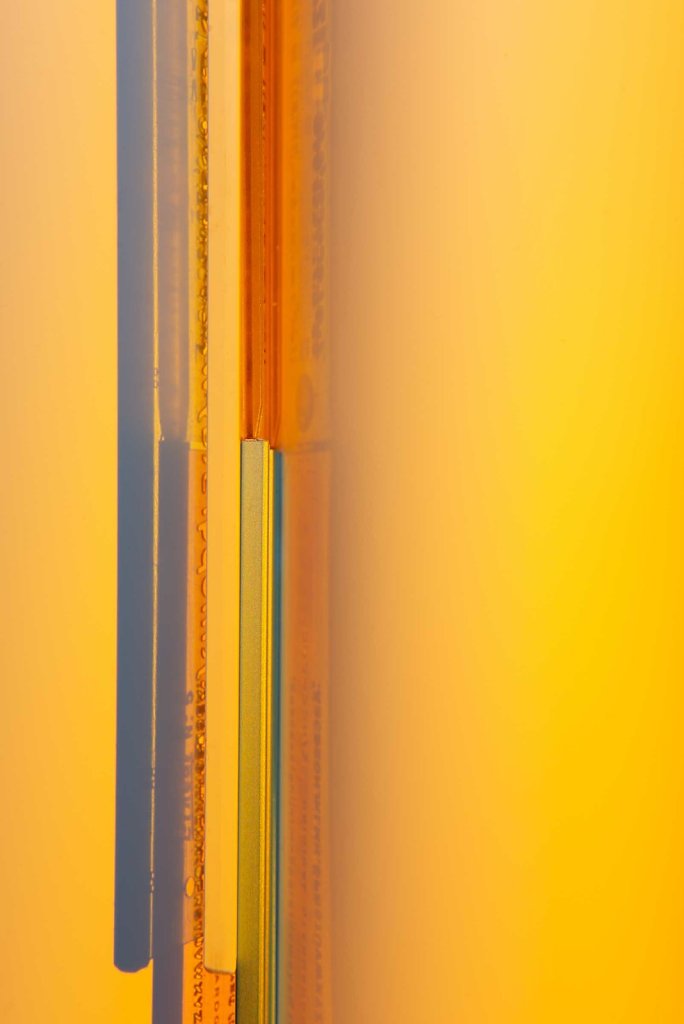 591-trois-ensemble-posees-sur-la-tranche-entre-deux-cylindres-degrade-et-double-ombre-croisee-2415.jpg